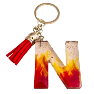 Letter sleutelhanger N met rood-gele vlammen, serie Vuur